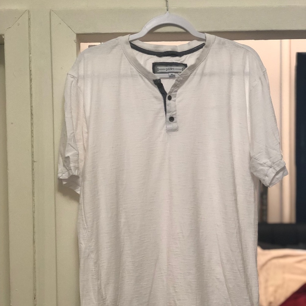 PD&C men’s three-button White XL Henley